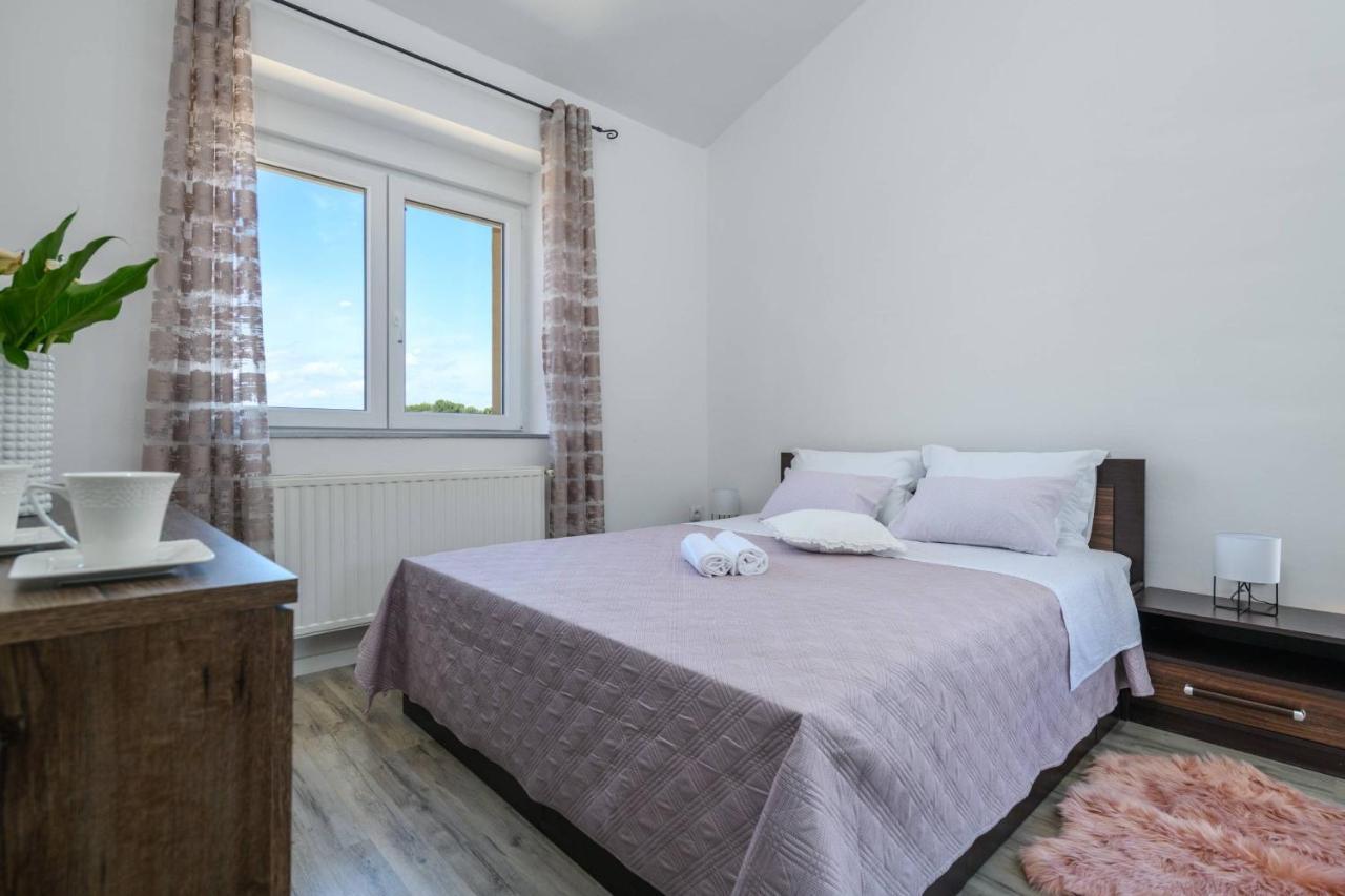 Holiday House Boky Воднян Екстер'єр фото