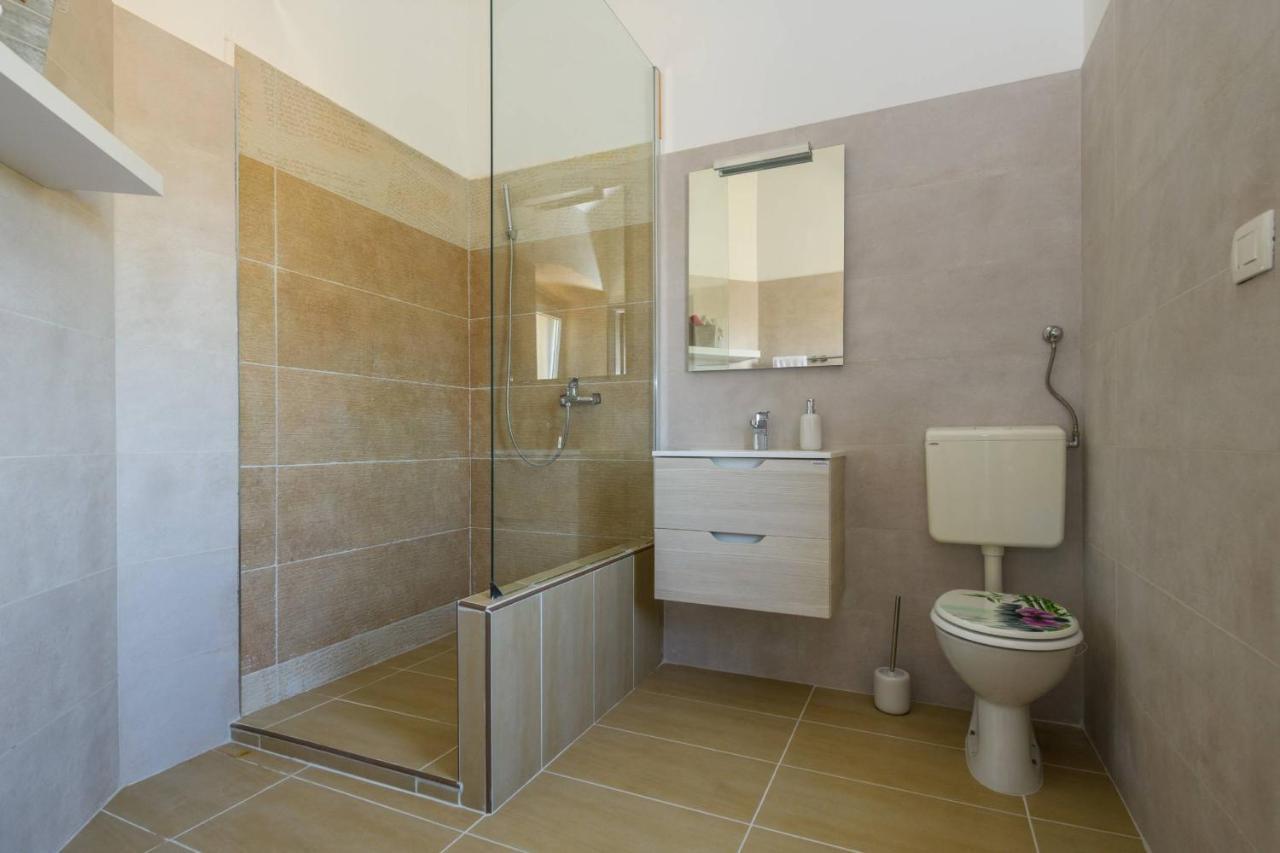 Holiday House Boky Воднян Екстер'єр фото
