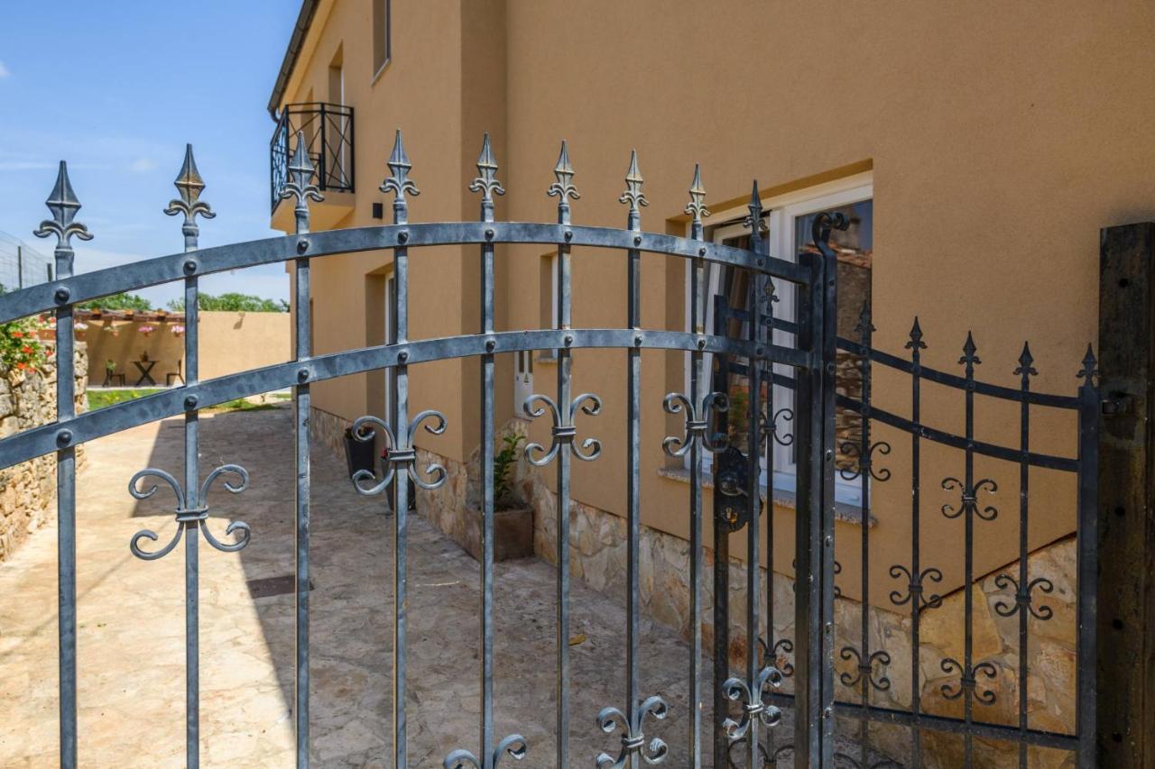 Holiday House Boky Воднян Екстер'єр фото